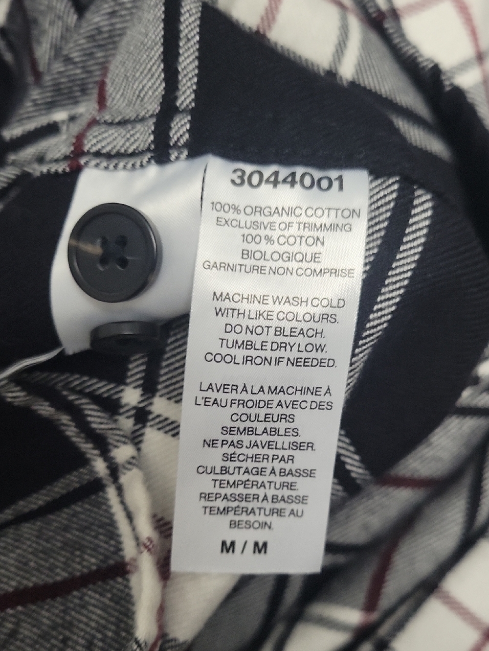 Tilley Medium Button Up Black/White/Red Plaid Top - Picture 6 of 6